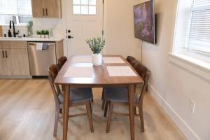 Quite And Cozy Retreat In Vanocuver Downtown