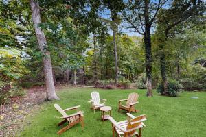 3BR House Close to Beach Large Yard and Deck!