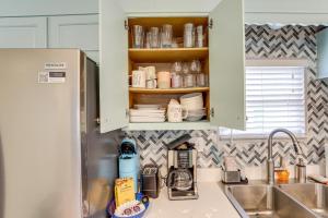 Walk to Beach! Surfside Beach Family Bungalow