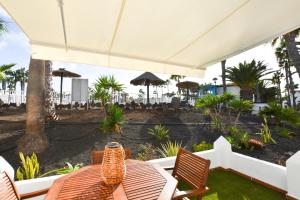 Book Jet - OASIS CORRALEJO maxi-pool !renovated!