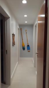 Casa com 4 suítes perto da praia