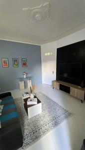 Apartamento térreo com ampla varanda