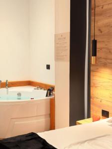 Jacuzzi Studio Room