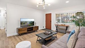 Burbs Royale Capitol Heights