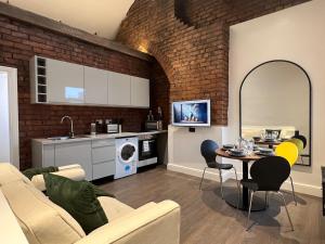 Liverpool Willow House - 4 Bed Close to Anfield Stadium