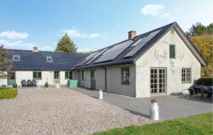 Lovely Apartment In Glesborg With Wifi