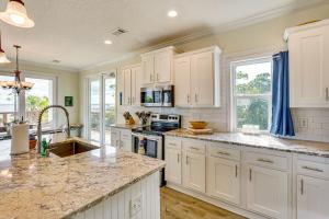 Walk to Beach! Getaway with Dock on St Joseph Bay