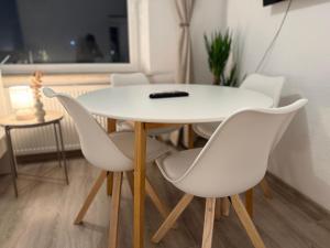 Harbour Heart 2 Rooms with Balcony and Kitchen