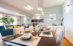 3 Bedroom Amazing Apartment In Igrane