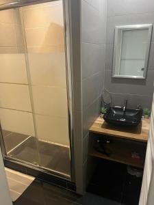 Lescale, proche Bordeaux, parking gratuit