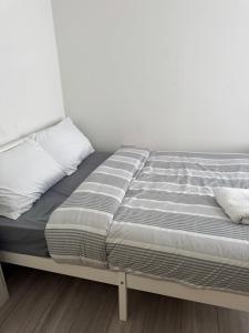 London corporate 6 bedroom home with free parking