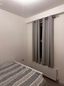 London corporate 6 bedroom home with free parking