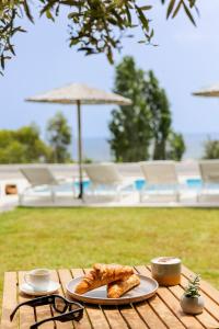 Villa Santa Maria with private pool and sea view