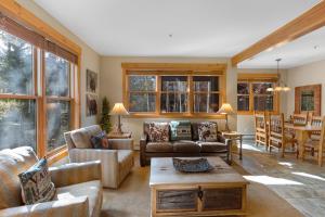 Trappers Crossing 8768 : 2