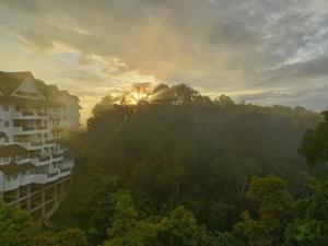 A356 Silverpark Resort lifted unit 5th floor