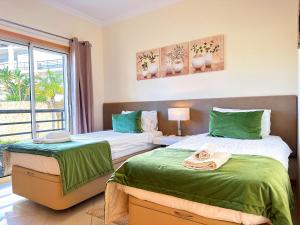 Luxurious T2 with Pool & Breathtaking Ocean Views by BeCherish