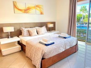 Luxurious T2 with Pool & Breathtaking Ocean Views by BeCherish