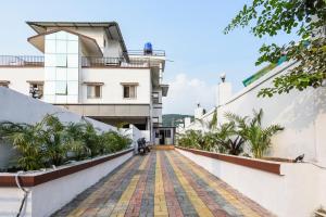 Hotel O by OYO Dwarka Lodge