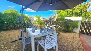 Logement avec jardin 5mn plage et Village de Noël