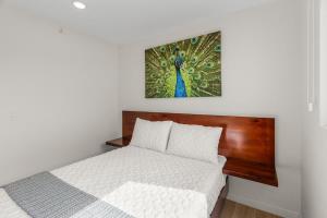 Oceanfront 3-BR Condo with Stunning Views