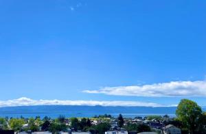 Cómodo departamento con vista al lago y volcanes