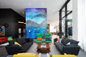 citizenM Los Angeles Downtown