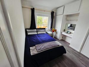 Cozy house near to city Airport 204 Porters Avenue, Dagenham