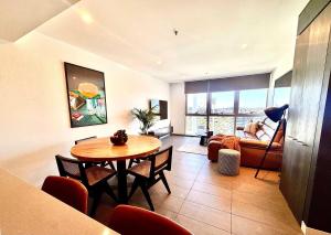 Sky-High Luxury Over The Gabba City Views Pool