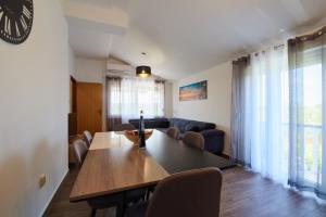Family-friendly apartments with swimming pool Ljubac, Zadar - 14148