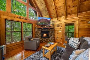 Honey Bear Getaway - Hot Tub Jacuzzi Sleeps 6