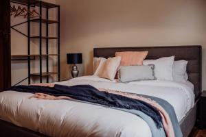 Cottage on Groom - St Marys Charm and Convenience!