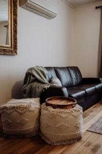 Cottage on Groom - St Marys Charm and Convenience!