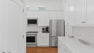 3 Ensuite Bedrooms Porches BBQ Near Inlet Beach 30A Ciel Bleu by Avantstay