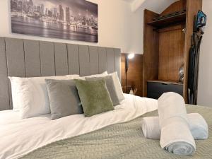 NEW Modern 2 Bedroom Apartment - City Centre