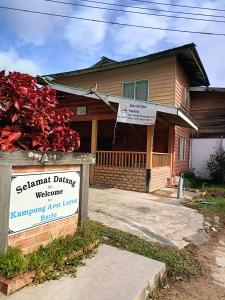 Bulan And Daud Homestay
