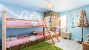 8915THC Solara Family Private Pool Theater & Frozen-Themed Bedroom