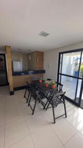 Apartamento incrível a 1 quadra da praia