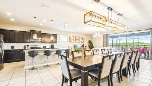 2301LD WAW Family Stunning Lakeview Home with Frozen & Star Wars Decor