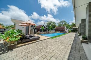 King Suite with Kitchen & Pool in Uluwatu - No3