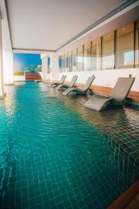 Modern 1BR Corner Unit, Pool & Gym Overlooking Cebu City Skyline - Cebu IT Park