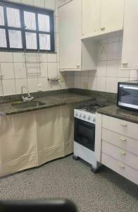 Apartamento térreo com ampla varanda