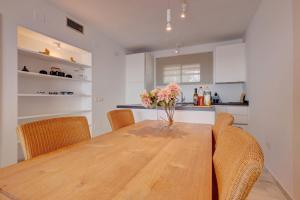 Apartment Boulevard 302