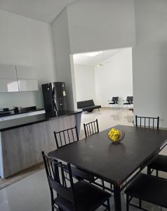 Casa de Descanso con Piscina y Jardín Ricaurte