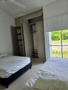 Casa de Descanso con Piscina y Jardín Ricaurte