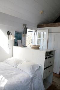 Romantic Cabin Retreat for Couples in Cape Cod Bay near Provincetown