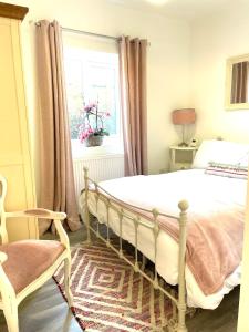 Newcastle Pet friendly 1 bed drive garden 10m city