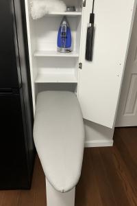 Bright & Stylish Guest Suite with Modern Comforts