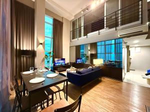 【SeaView】High Floor 2BR Duplex SeaFront-Town 21