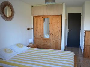 Charmant 2 pièces avec WIFI et 4 couchages à Le Pernant - FR-1-836-16