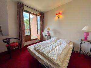 Duplex avec Terrasse et Accès Plage Privée, Garage Inclus - FR-1-498-121